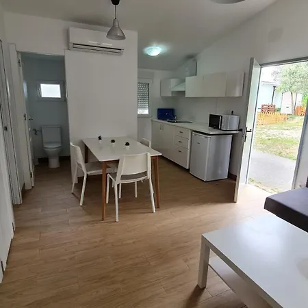 Holacamp Hotel 2*