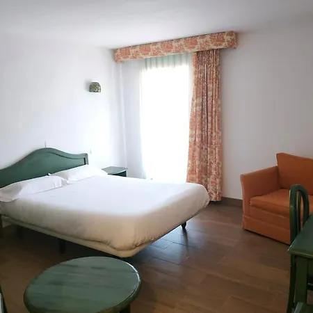 Hotel Holacamp Sabiñánigo