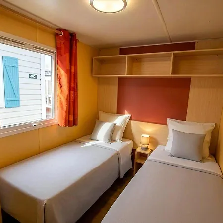 Holacamp Hotel 2*