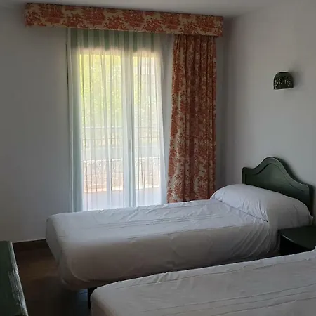 Holacamp Hotel 2*